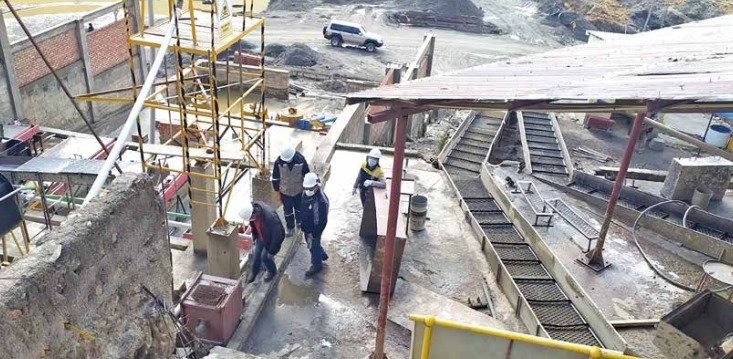 Creación de empresas mineras que generan divisas para el país