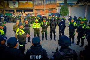 Policía boliviana reanuda servicios en el trópico de Cochabamba