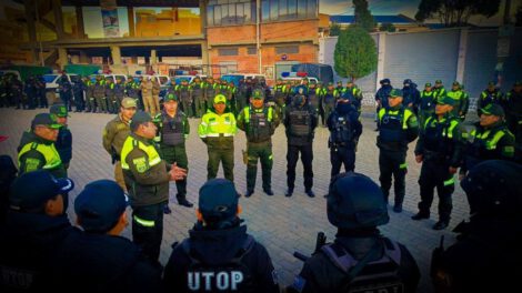 Policía boliviana reanuda servicios en el trópico de Cochabamba