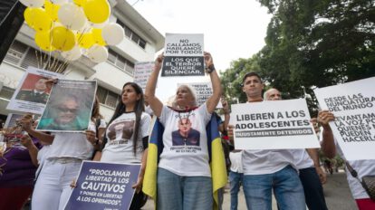 Liberan a 28 detenidos políticos en Venezuela