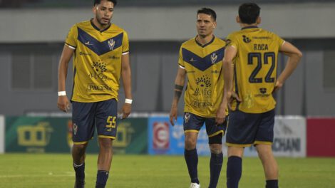 Universitario de Vinto gana 4-0 a GV San José