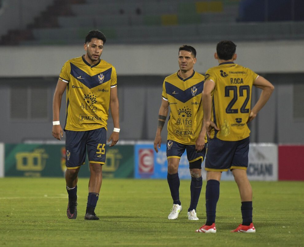 Universitario de Vinto gana 4-0 a GV San José