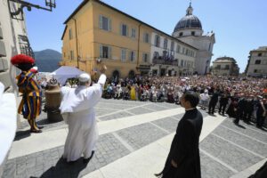 Papa León XIV visita Observatorio en aniversario de la llegada del hombre a la Luna