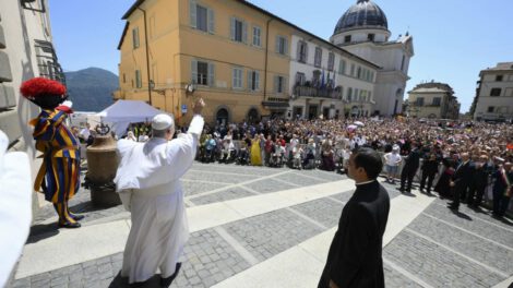 Papa León XIV visita Observatorio en aniversario de la llegada del hombre a la Luna