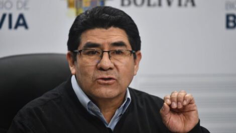 ajuste calendario escolar por el ministro de Educación, Omar Veliz