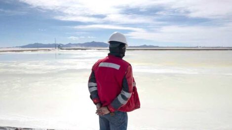 Explotación del litio del Salar de Uyuni en debate