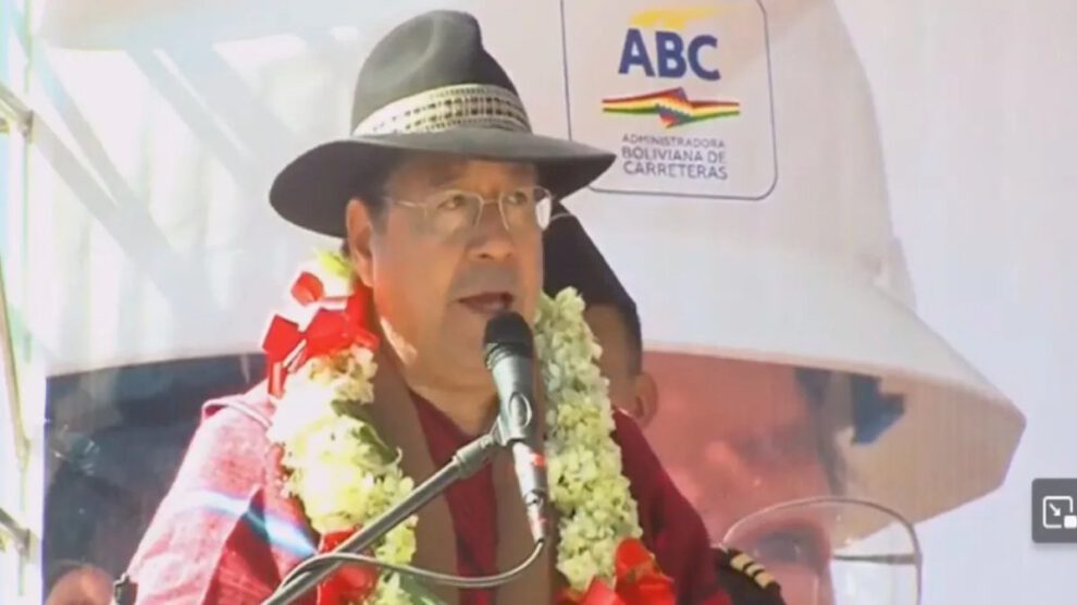 Luis Arce defiende su gestión en el altiplano paceño