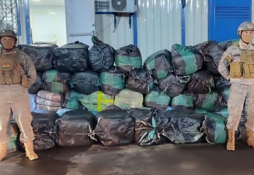 Decomisan mercadería de contrabando en Bermejo