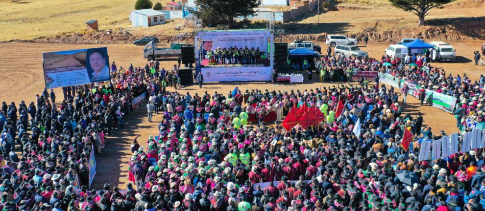 Construcción de la carretera Botijlaca – Caquiaviri