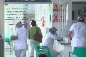 Paro de médicos en Santa Cruz por bono de vacunación