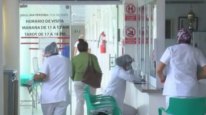 Paro de médicos en Santa Cruz por bono de vacunación