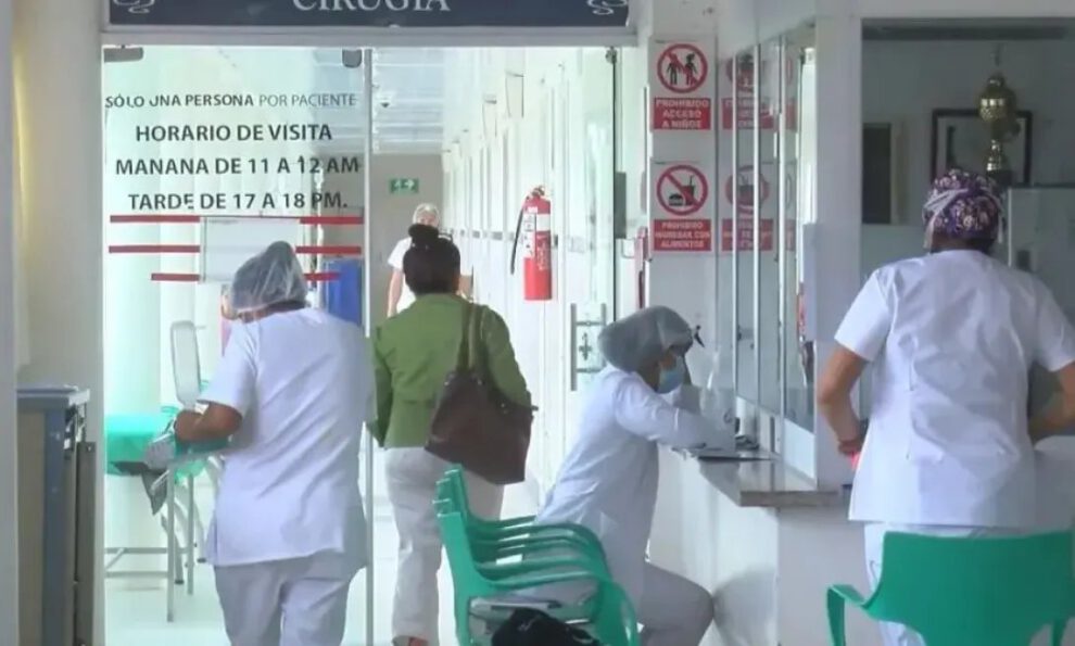 Paro de médicos en Santa Cruz por bono de vacunación