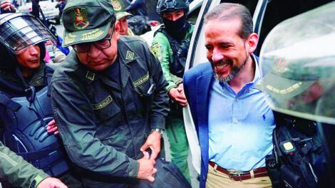 Luis Fernando Camacho en contexto de traslado penal