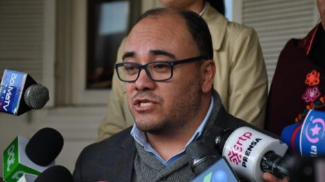 Renuncia de Hassenteufel desmentida por el TSE