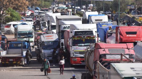 bloqueo en Sacaba afecta la economía de Cochabamba