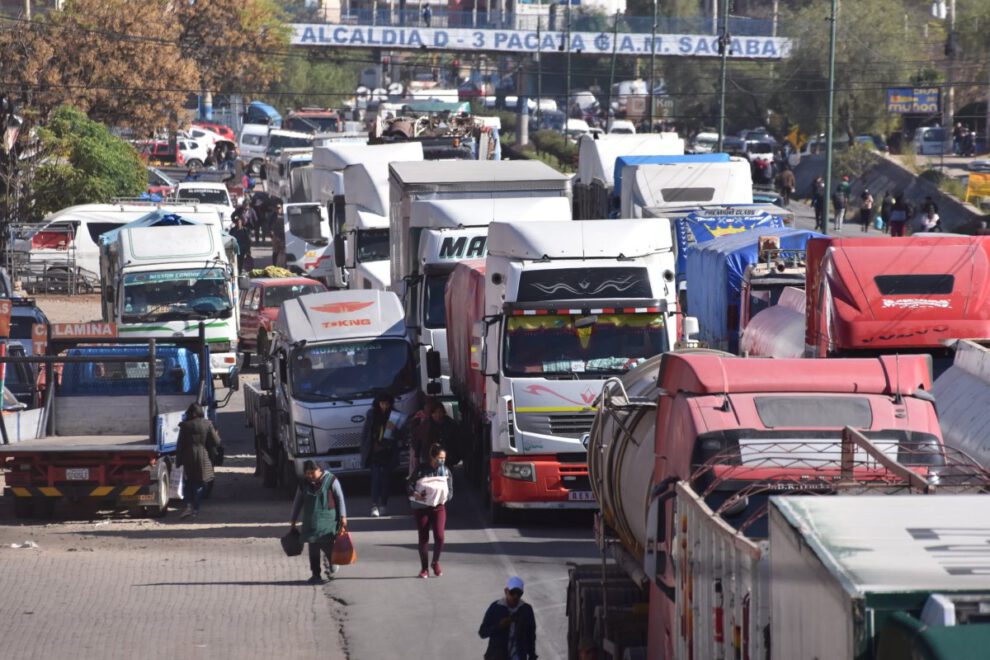 bloqueo en Sacaba afecta la economía de Cochabamba