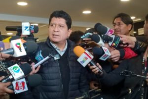 Litio en Bolivia: Senador Luis Adolfo Flores en contacto con los medios de comunicación