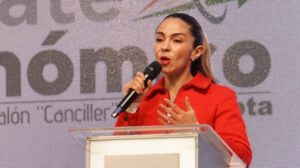 Mariana Prado cuestiona propuesta inviable de APB Súmate sobre combustible