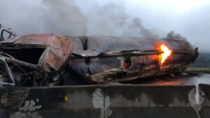 Incendio de cisterna en la ruta Cochabamba – Santa Cruz