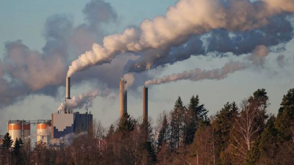 Nube de metano liberándose al aire, uno de los principales gases de efecto invernadero que contribuyen al cambio climático