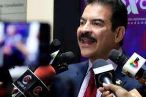 Manfred Reyes Villa propone transformaciones estructurales para Bolivia