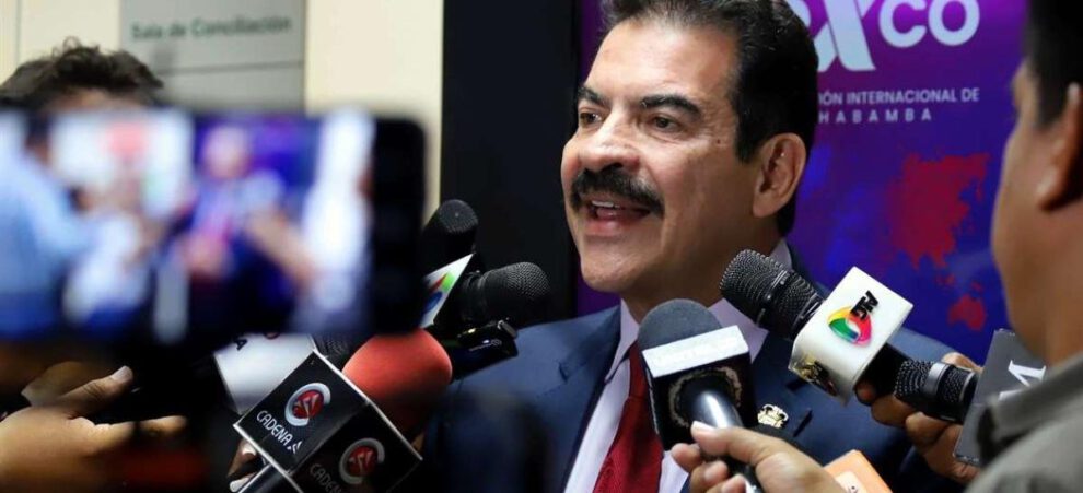 Manfred Reyes Villa propone transformaciones estructurales para Bolivia