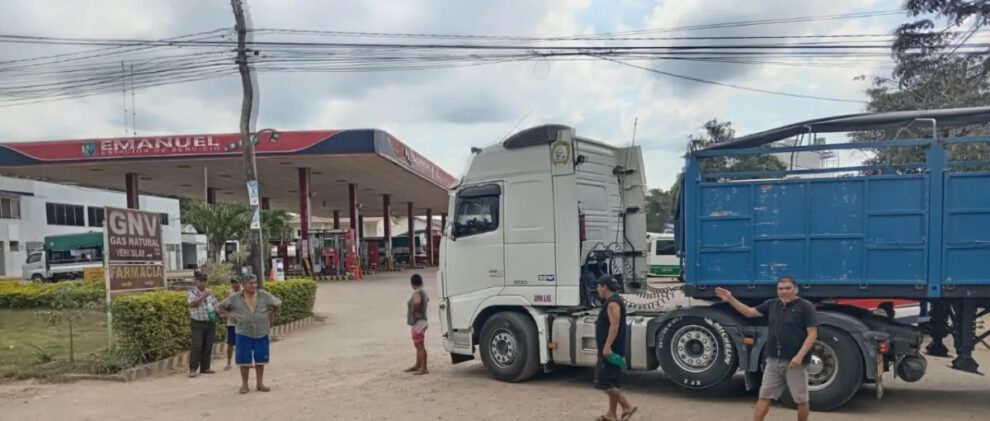 Escasez de combustible en La Paz