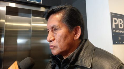 Félix Ajpi denuncia delitos políticos en la campaña electoral