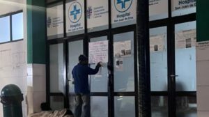 paro de salud en Santa Cruz por bono de vacunación