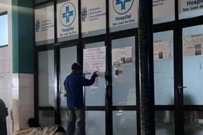 paro de salud en Santa Cruz por bono de vacunación