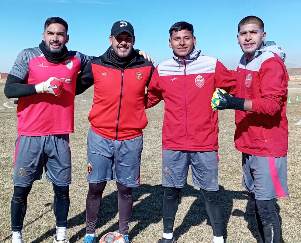 Real Oruro vs Bolívar en el torneo de fútbol