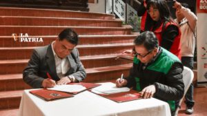 Firma de contrato de préstamo del FNDR para el Parque de los Sueños