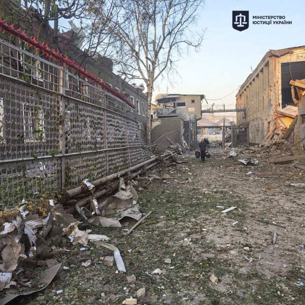 Ataques aéreos en Ucrania dejan 20 muertos