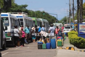 escasez de combustible afecta el transporte en El Alto