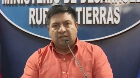 Ministro Yamil Flores sobre tenencia de tierras