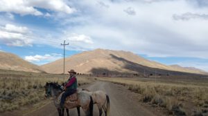 Cabalgata del Bicentenario avanza por Machacamarca y Poopó