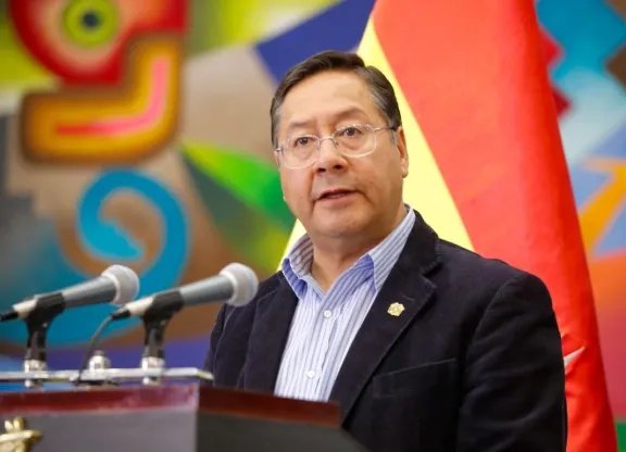 Luis Arce critica el voto nulo