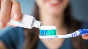 Alerta sobre pastas dentales con fluoruro de estaño