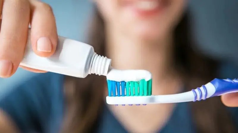 Alerta sobre pastas dentales con fluoruro de estaño