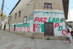 Propaganda política en Oruro