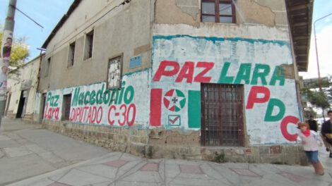 Propaganda política en Oruro