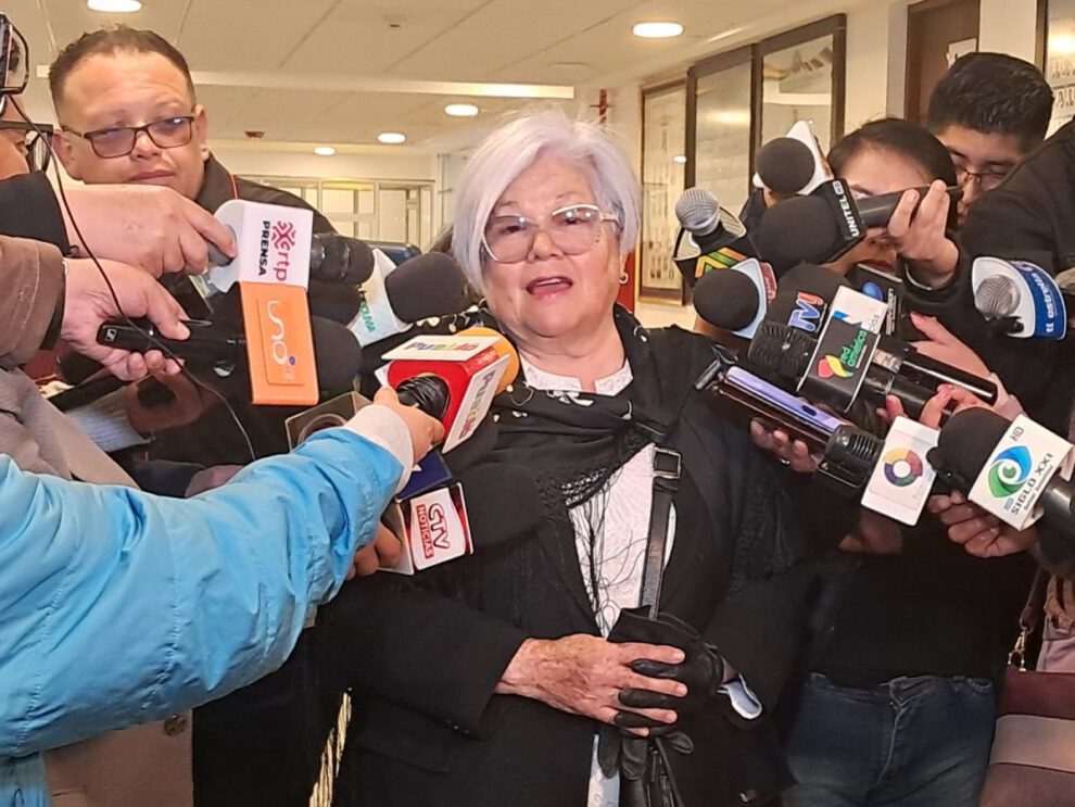 Senadora Silvia Salame rinde homenaje en el Bicentenario