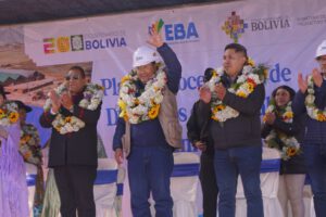 Gobierno entrega de 200 obras en conmemoración del Bicentenario