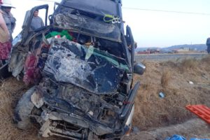 choque frontal en Sorata