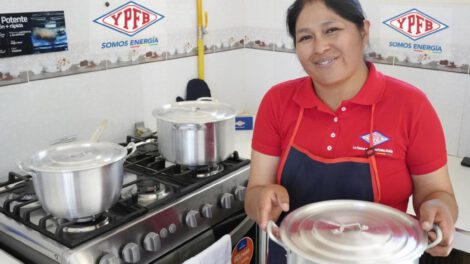 Instalaciones de gas domiciliario entregadas por YPFB