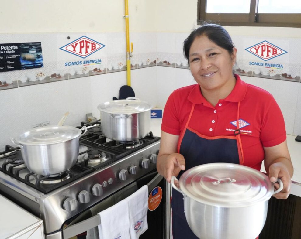 Instalaciones de gas domiciliario entregadas por YPFB