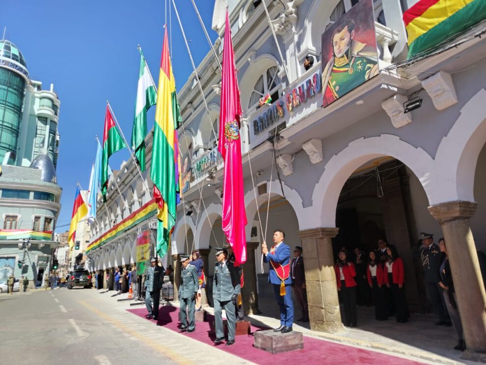 Oruro 200 años de historia con sesión de honor y mensajes de unidad nacional