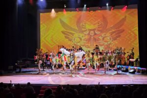 Diablada boliviana en la Gala de Integración Latinoamericana
