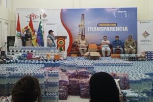 Ayuda a bomberos en incendio de Sama