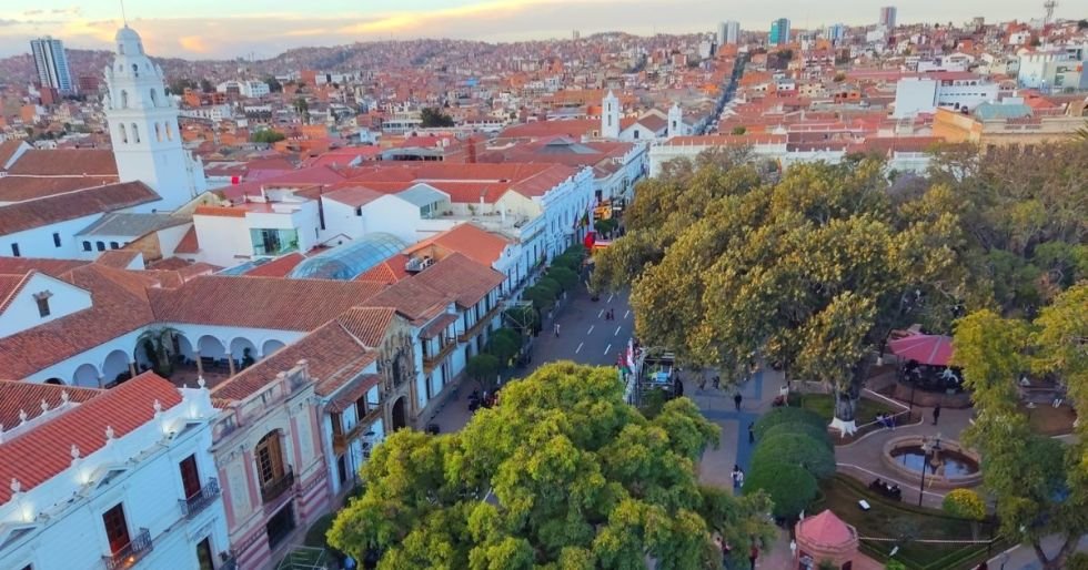 Vista panorámica del centro histórico de Sucre durante el Bicentenario de Bolivia